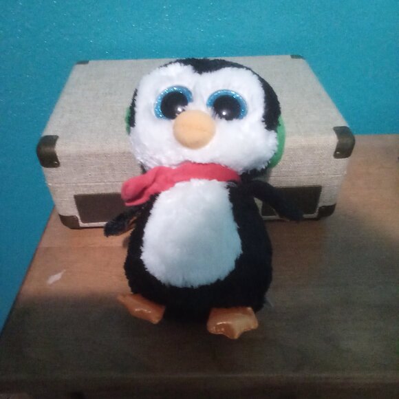 Christmas Penguin - Picture 1 of 2
